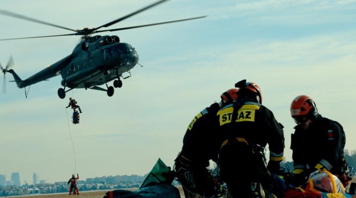 Wspólne szkolenie policyjnych pilotów i strażaków (fot. sierż. szt. Tomasz Lis, BKS KGP)