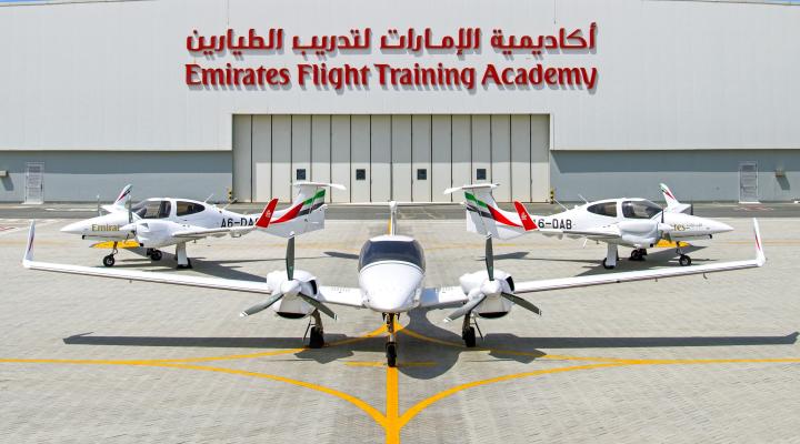 Trzy nowe samoloty Diamond należące do Emirates Flight Training Academy (fot. Emirates)