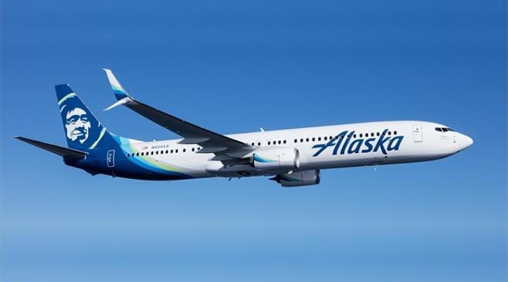 B737-900 należący do Alaska Airlines w locie (fot. Alaska Airlines)