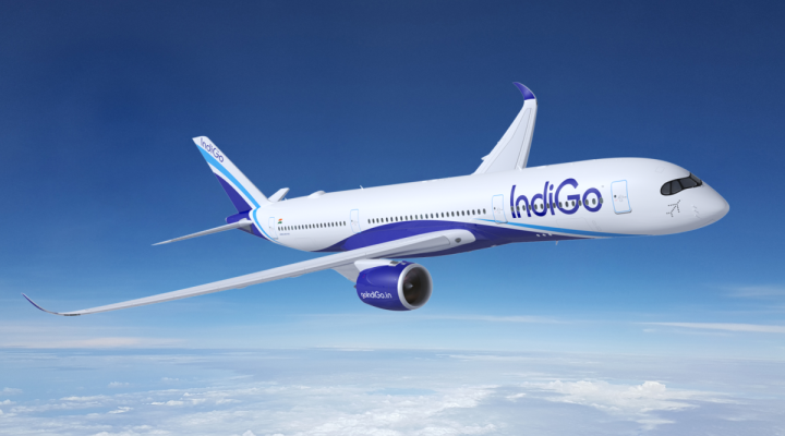 A350-900 w barwach IndiGo w locie (fot. Airbus)