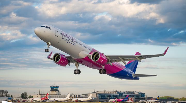 Port Lotniczy Katowice - start samolotu linii Wizz Air (fot. Piotr Adamczyk)