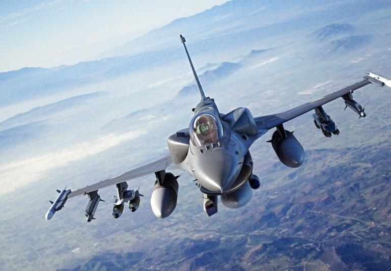 USA: myśliwiec F-16 rozbił się w Nowym Meksyku; pilot ocalał