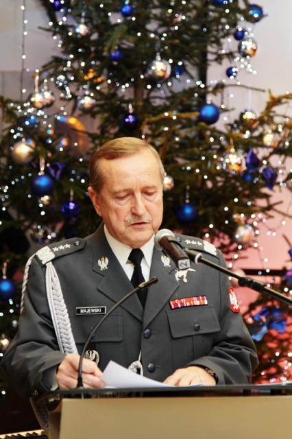 Gen. Lech Majewski podczas Wigilii