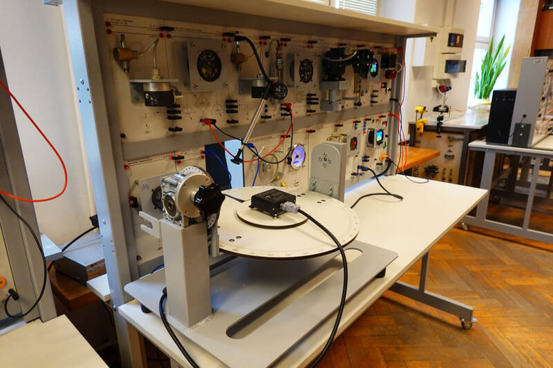 Nowe laboratorium dydaktyczne dla studentów lotnictwa i kosmonautyki ...