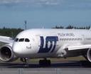 Boeing 787 Dreamliner (SP-LRF) LOT-u (fot. kadr z filmu na youtube.com)
