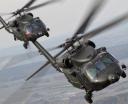 S-70i Black Hawk - dwa śmigłowce w locie - widok z przodu z bliska (fot. Mariusz Błaszczak, X)