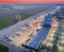 Port Lotniczy Katowice - widok z góry na terminal, samoloty na płycie i wieżę (fot. Piotr Adamczyk)