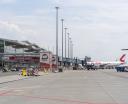Port Lotniczy Wrocław - samoloty na płycie przy terminalu (fot. Port Lotniczy Wrocław)