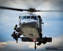 Ćwiczenia wysokościowe z wykorzystaniem policyjnego śmigłowca Black Hawk (fot. KWP w Rzeszowie)