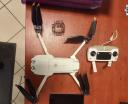 Dron użyty do nielegalnego lotu przy lotnisku w Pyrzowicach (fot. KPP w Tarnowskich Górach)