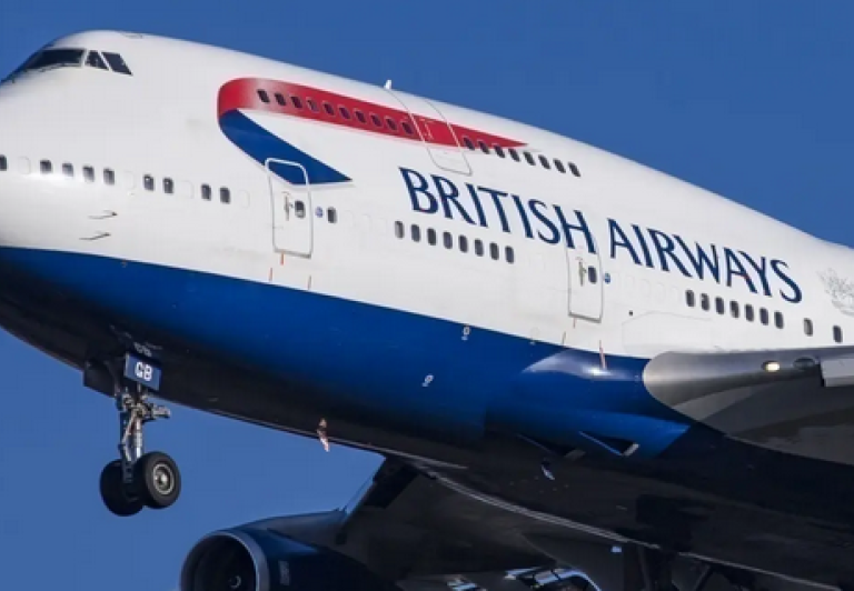 Pracownik obsługi naziemnej pod wpływem marihuany uderzył w B747 – linie British Airways wniosły pozew