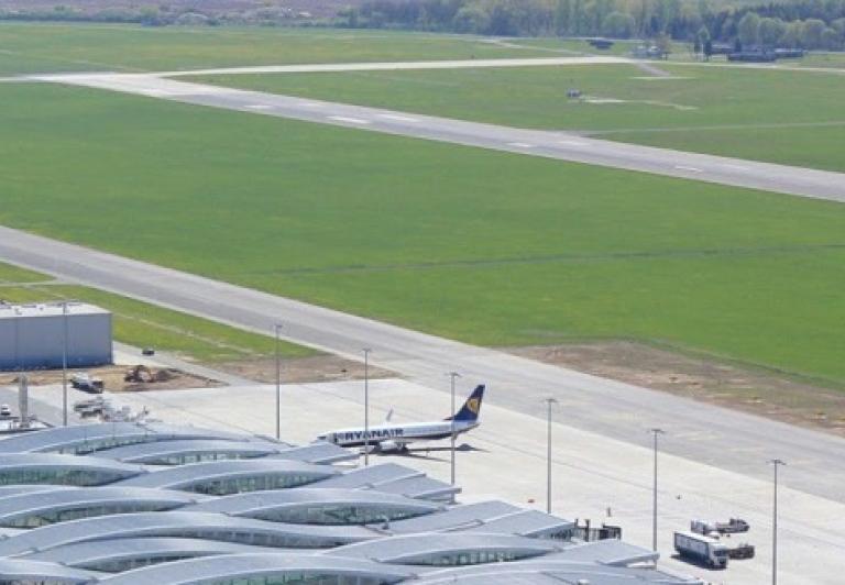 Port Lotniczy we Wrocławiu, fot. strefalotnicza.blogspot.com