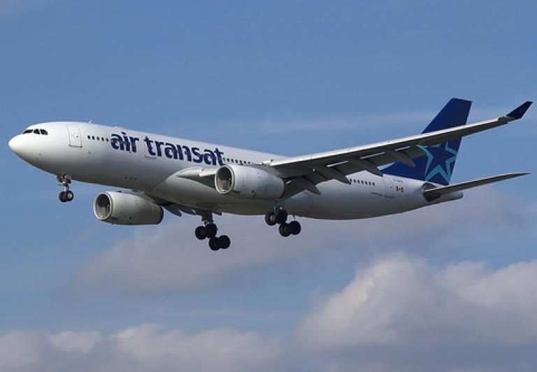 Pilot podróżujący jako pasażer zasiadł za sterami A332 po tym jak kapitan miał przypadek medyczny 