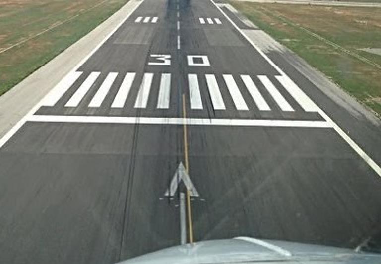 FAA przypomina o ryzykach związanym z wykonywaniem podejść z widocznością