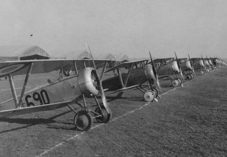 Z serii &quot;Spotkania przy samolocie&quot;: Wielka Wojna 1914-1918 - myśliwce Nieuport