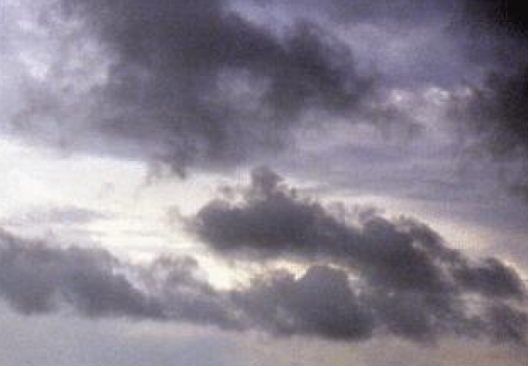 W ramach walki z suszą w Iranie rozpoczęto zasiewanie chmur nad największym jeziorem kraju