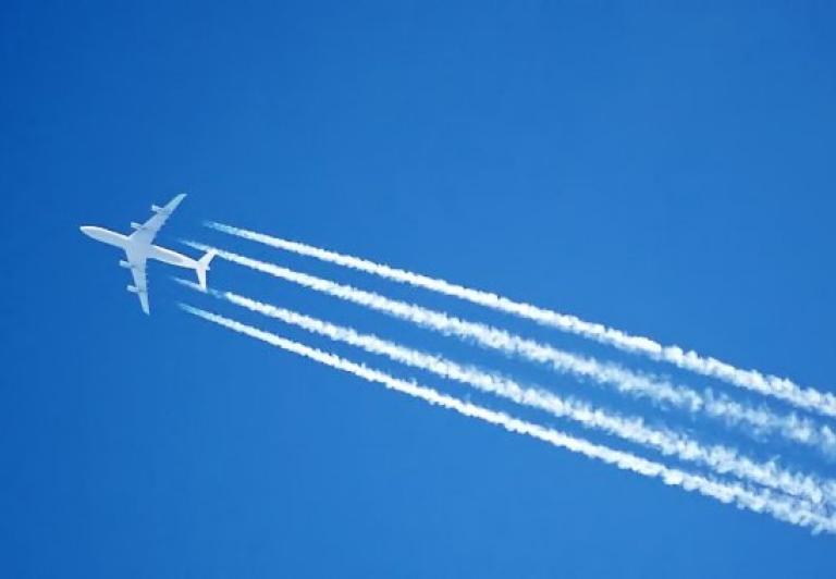 KE chce wyjaśnień od 20 linii lotniczych w związku z oferowaną kompensacją CO2