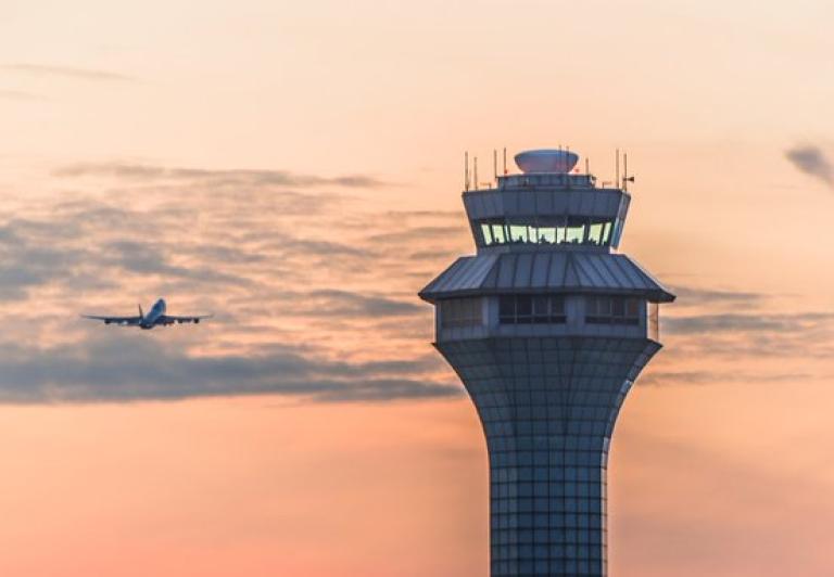 AOPA: Ograniczenia dla lotnictwa ogólnego na części dużych lotnisk w USA tworzą „okropny precedens”