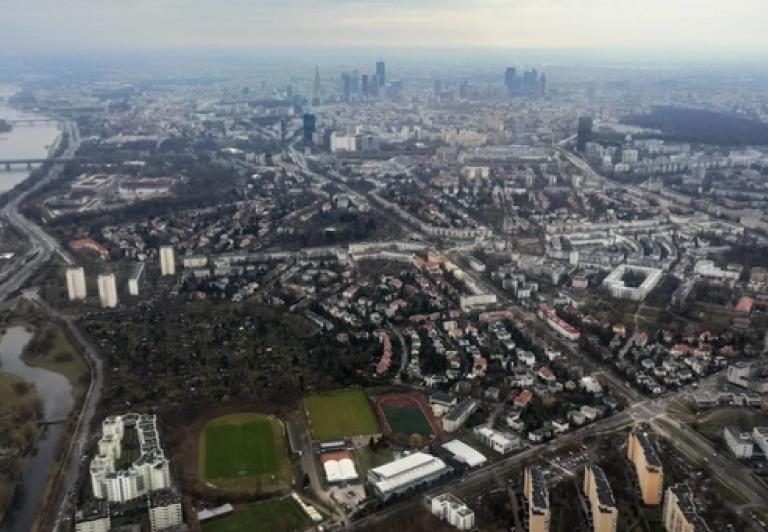 Blog Mikołaja Doskocza: Lot nad miastami poniżej dopuszczalnych wysokości – przestępstwo czy nie?
