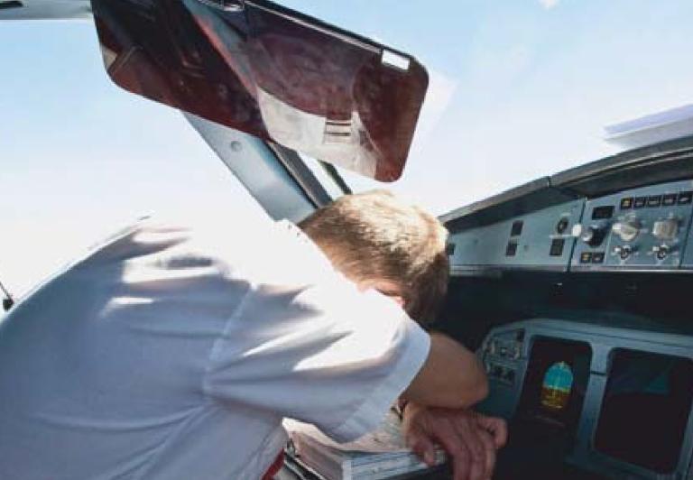 Raport kwestionuje odpowiednie zarządzanie ryzykiem zmęczenia pilota 