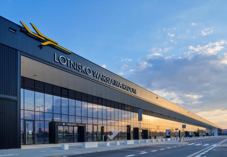 Lotnisko Warszawa-Radom: 2.541 pasażerów w kwietniu