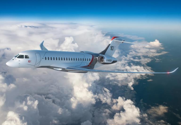 Certyfikacja Falcona 10X firmy Dassault Aviation w 2027 r.