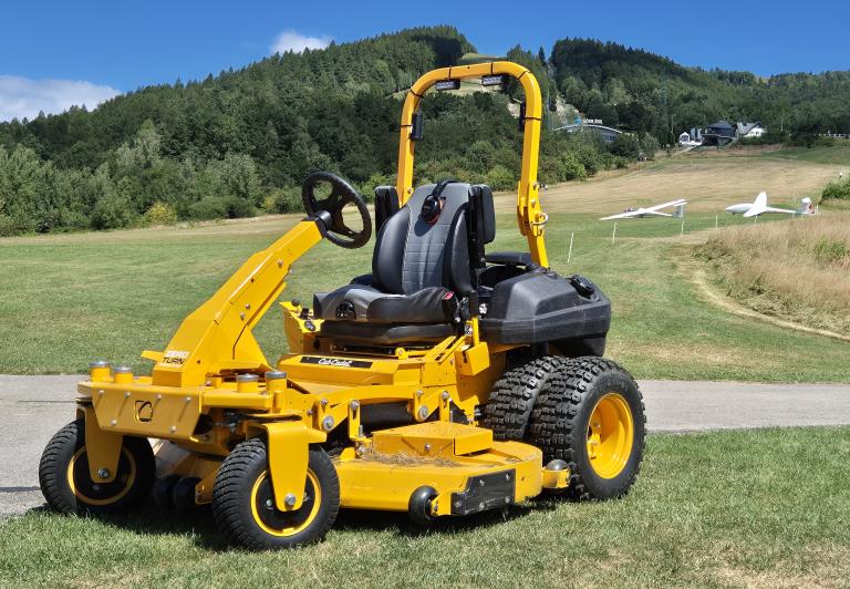 zero-turn Cub Cadet Z9