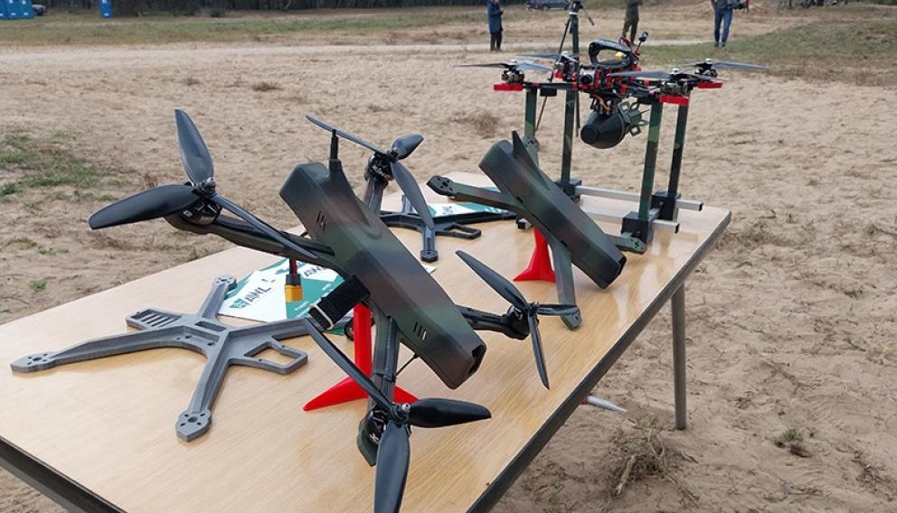 Projekt &quot;Owad&quot;: Akademia Wojsk Lądowych opracowała metodę produkcji tanich dronów do masowego szkolenia żołnierzy