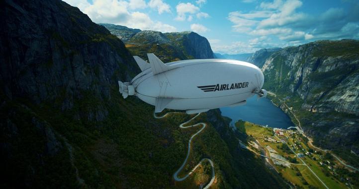 Airlander 10 - sterowiec w locie (fot. National Geographic)