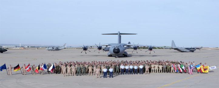 Uczestnicy szkolenia w Europejskim Centrum Taktycznego Lotnictwa Transportowego w Hiszpanii (fot. archiwum 33. BLTr)