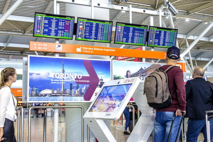 Lotnisko Chopina - terminal - odprawa biletowo-bagażowa (fot. Dariusz Kłosiński)