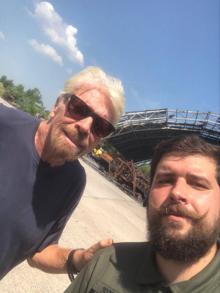 Richard Branson na lotnisku Hostomel_