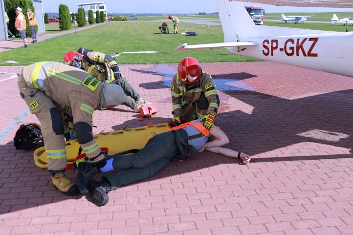 Ćwiczenia PSP na Lotnisku w Depułtyczach Królewskich (fot. Państwowa Akademia Nauk Stosowanych w Chełmie)2