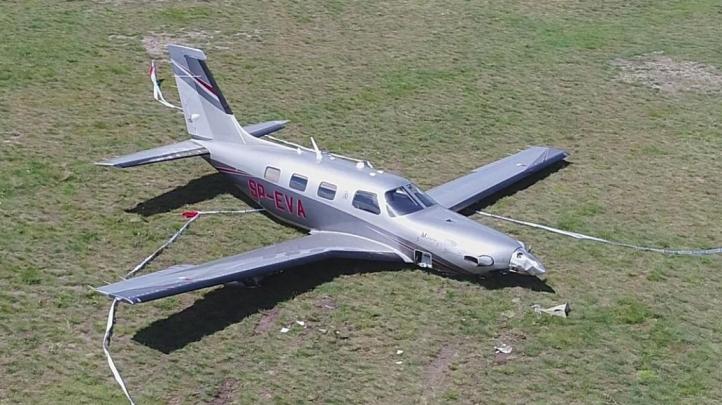 Samolot PA-46 (SP-EVA) na miejscu zdarzenia (fot. PKBWL)