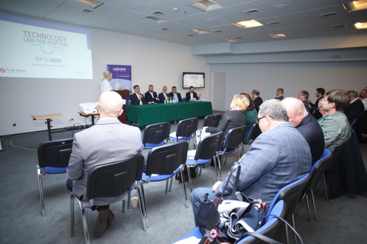 Konferencja na Aviation Expo w Targach Kielcach (fot. Targi Kielce)
