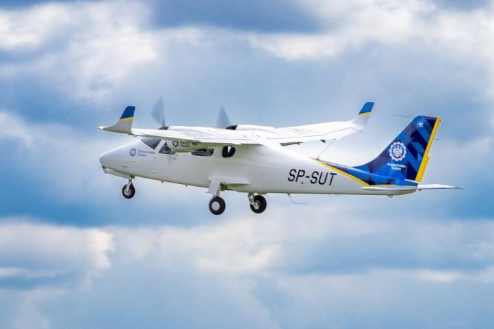 Tecnam P2006T - samolot szkoleniowy AOSL Politechniki Śląskiej - w locie (fot. Politechnika Śląska)