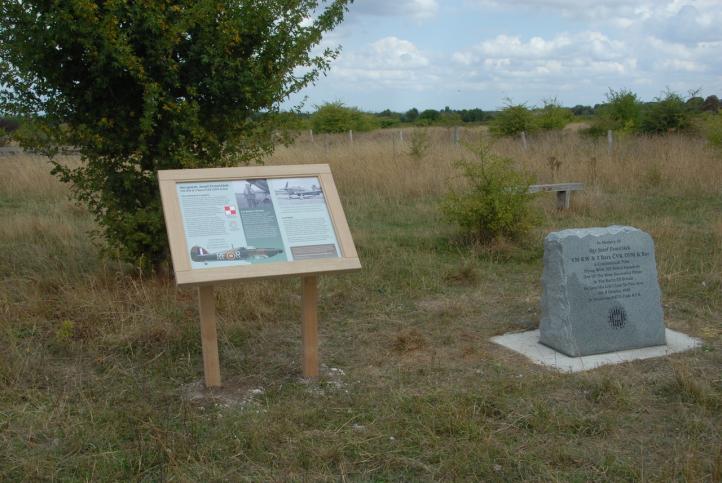 Uroczystość odsłonięcia pomnika Josefa Františka - lotnika z Dywizjonu 303