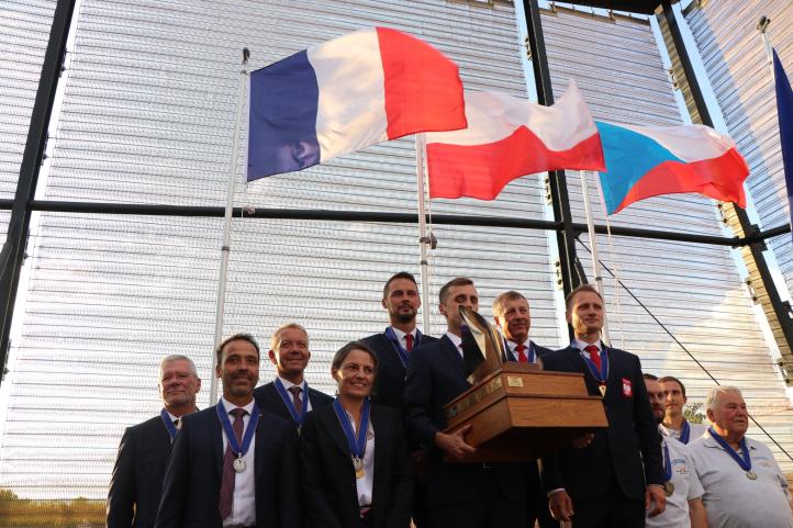 25 Mistrzostwa Świata w Lataniu Precyzyjnym - podium drużynowe (fot. FFA- Fédération Française Aéronautique, Facebook)