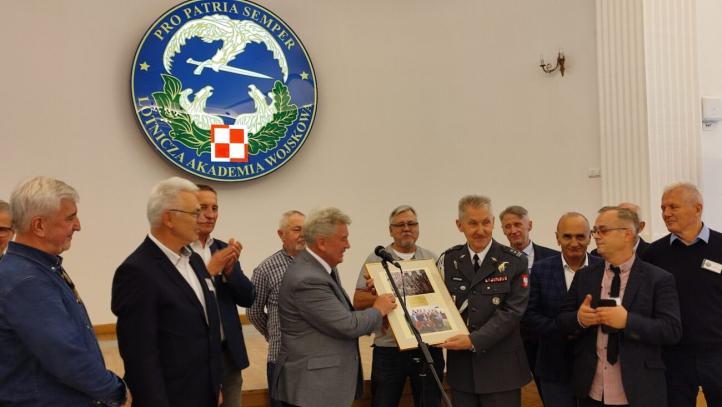 Jubileusz 50-lecia Ogólnokształcącego Liceum Lotniczego imienia Franciszka Żwirko i Stanisława Wigury w Dęblinie (fot. Muzeum Sił Powietrznych)2