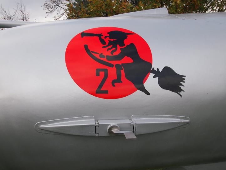 MiG-21R z Muzeum w Sochaczewie został odnowiony - fragment w zbliżeniu (fot. Muzeum Ziemi Sochaczewskiej i Pola Bitwy Nad Bzurą)