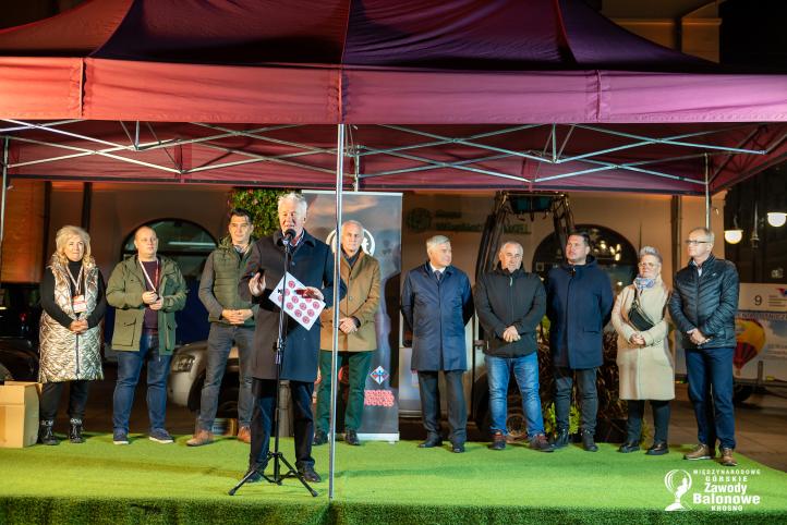 Oficjalne rozpoczęcie XXII Międzynarodowych Górskich Zawodów Balonowych w Krośnie (fot. gorskie-zawody-balonowe.pl)