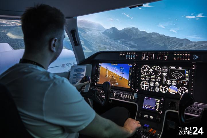 Szkolenia lotnicze w JetZone24