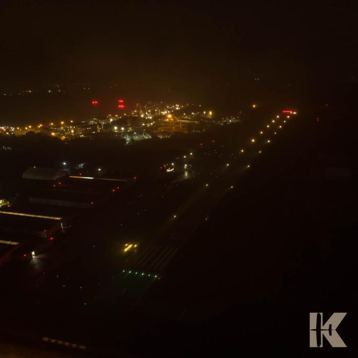 Lotnisko Kaniów - pas nocą