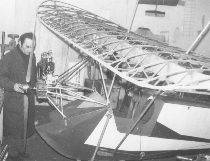  Pierwsza wersja samolotu z silnikiem FISa