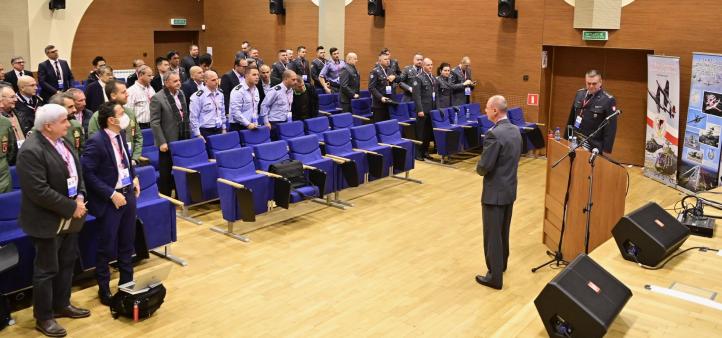 Konferencja użytkowników samolotów szkolenia zaawansowanego M-346 (fot. Mirosław C. Wójtowic)2