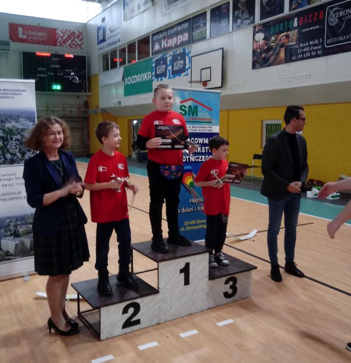 VII Zamojskie zawody modeli F1N - podium w kategorii Dzieci (fot. Okrąglak Zamość, Facebook)
