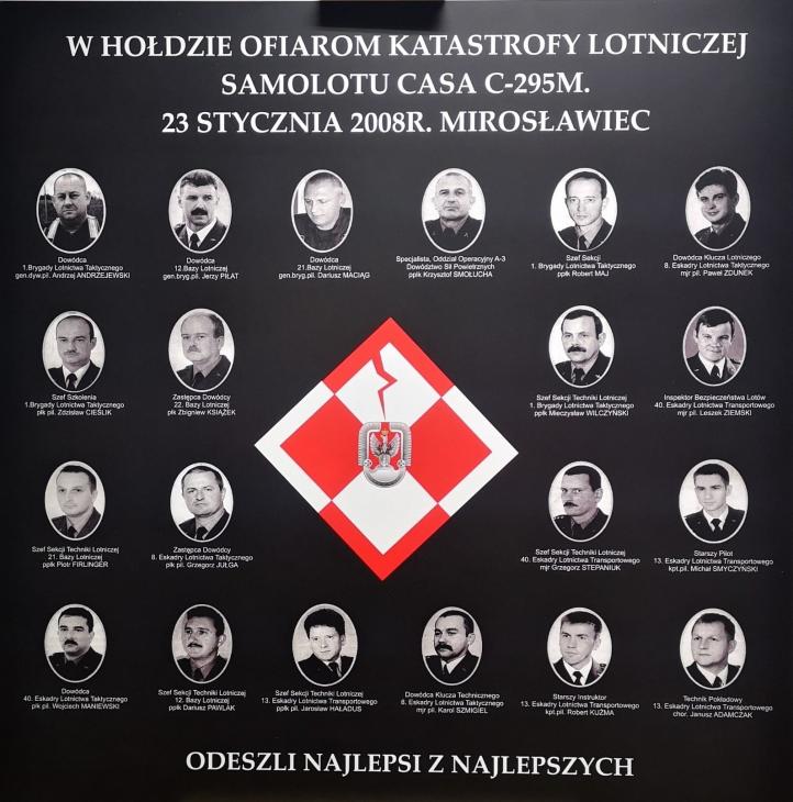 Żołnierze, którzy zginęli w katastrofie samolotu CASA C-295M pod Mirosławcem (fot. 12 Baza Bezzałogowych Statków Powietrznych)
