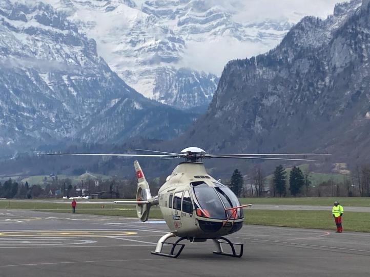 AW09 na lądowisku - góry w tle (fot. Leonardo Helicopters)