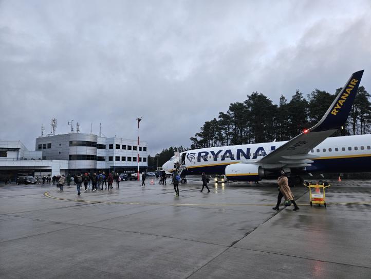 Port Lotniczy Szczecin-Goleniów - samolot linii Ryanair na płycie (fot. Port Lotniczy Szczecin-Goleniów)