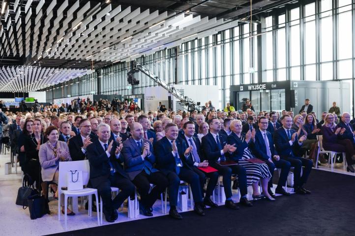 Uroczystość otwarcia Lotniska Warszawa-Radom (fot. Kancelaria Prezesa Rady Ministrów)2